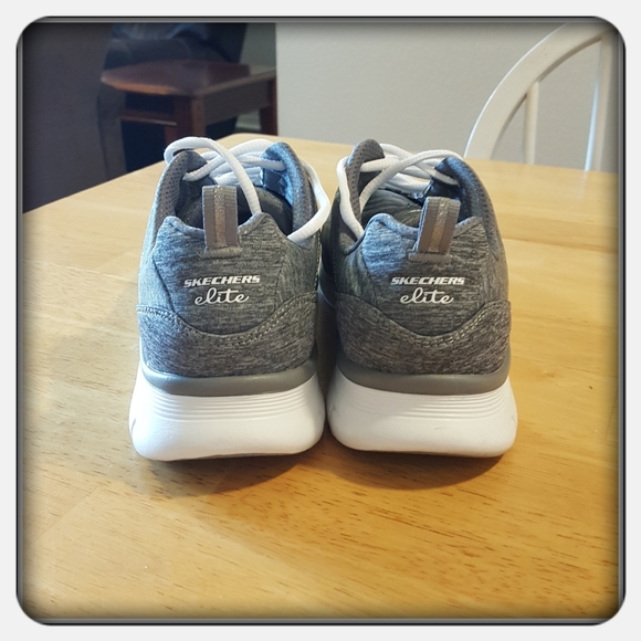 EUC Woman's Grey Skechers Tennis Shoes Size 10M - Picture 2 of 8